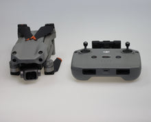 Laden Sie das Bild in den Galerie-Viewer, DJI Mavic Air 2S Vorführmodell mit Zubehör