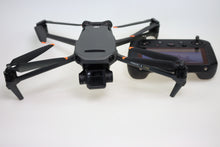 Laden Sie das Bild in den Galerie-Viewer, DJI Mavic 3 Cine Vorführmodell mit RC Pro Controller