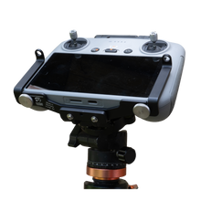 Laden Sie das Bild in den Galerie-Viewer, Universelles Schultergurt-System für DJI Controller: Kompatibel mit DJI Smart, RC Pro, RC & RC2 - Innovative Waagerechte Aufhängung für Stabilität und Präzise Steuerung