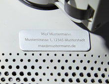 Laden Sie das Bild in den Galerie-Viewer, Roboterwerk Drohnen-Kennzeichen aus Aluminium micro, Drohnenplakette, Plakette Quadrocopter, Kennzeichen Drohne, Drohnenkennzeichen, Drohnen Kennzeichnung, Drohnenkennzeichnung, Modellflug