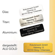 Laden Sie das Bild in den Galerie-Viewer, Roboterwerk Drohnen-Kennzeichen - 30x10mm, Aluminium in verschiedenen Farben, Titan oder Glas