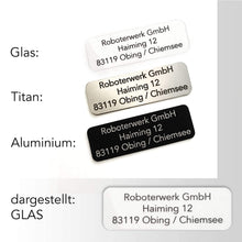 Laden Sie das Bild in den Galerie-Viewer, Roboterwerk Drohnen-Kennzeichen - 30x10mm, Aluminium in verschiedenen Farben, Titan oder Glas