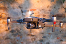 Laden Sie das Bild in den Galerie-Viewer, Roboterwerk SELFIE Mavic: ein LED-Scheinwerfer für DJI Mavic Pro und Mavic 2 (Pro/Zoom/Enterprise)