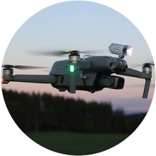 Laden Sie das Bild in den Galerie-Viewer, Roboterwerk - Air 2S Single SELFIE 55 Positions Licht mit LED Strahler und USB Akku bis zu 55 Lumen (für DJI Air 2S)