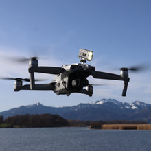 Laden Sie das Bild in den Galerie-Viewer, Roboterwerk - Air 2 Single MONA 700 Scheinwerfer und Positions Licht mit doppel LED Strahler und USB Akku bis zu 700 Lumen (für DJI Mavic Air 2)