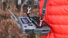 Laden Sie das Bild in den Galerie-Viewer, Schultergurt mit waagrechter Aufhängung für DJI Mini 2 und Mavic Air 2 Fernsteuerung fürs Smartphone