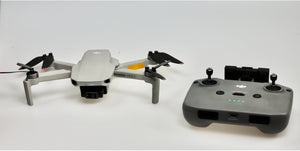 DJI Mini 2 Vorführmodell mit wenig Flugzeit, Zubehör und exklusivem Roboterwerk-Bundle